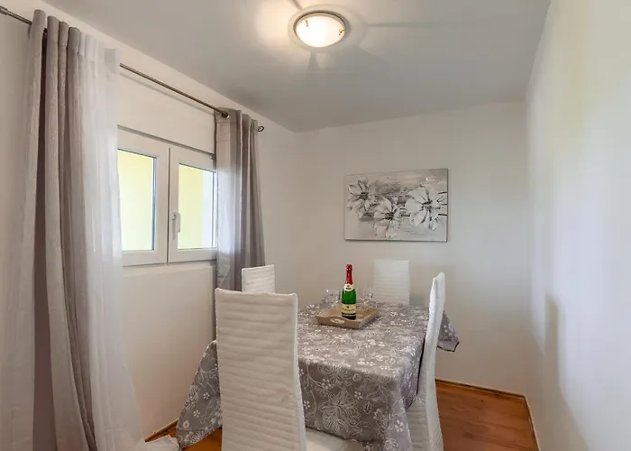 Rozza Pia Apartman *